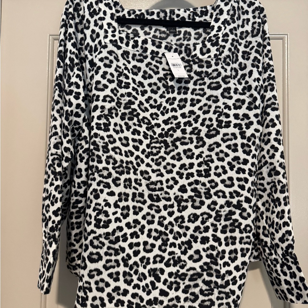 Ann Taylor Factory Black and White Long Sleeve Boxy Blouse